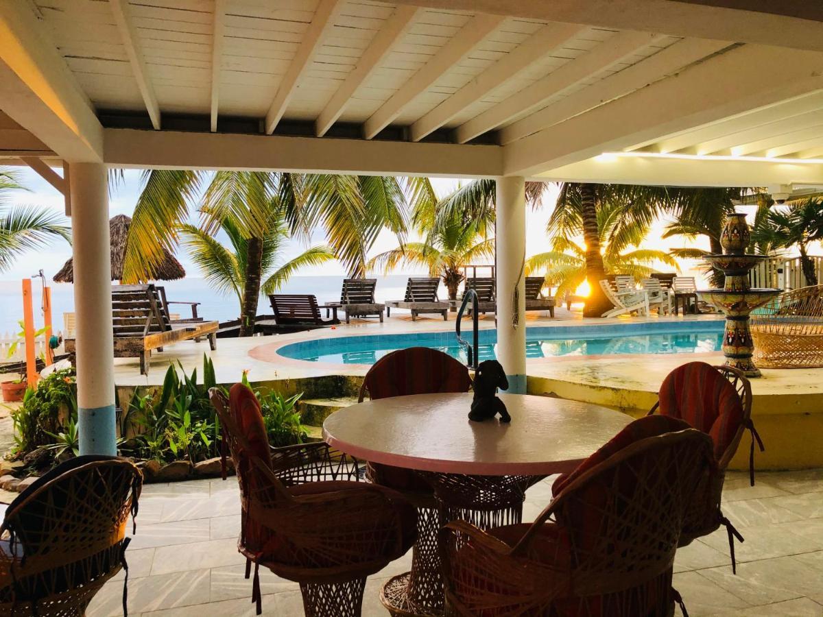 Coral Cove Inn Maya Beach Exterior photo